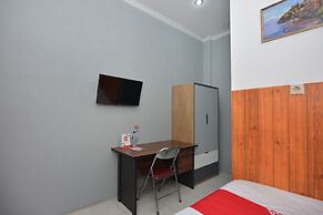 OYO 1303 Golden Inn 2