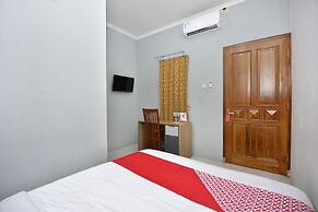 OYO 1303 Golden Inn 2