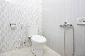 OYO 1303 Golden Inn 2