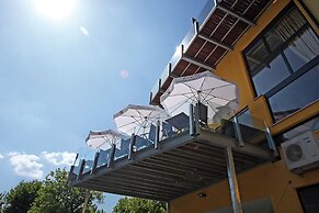Hotel Lava Inn