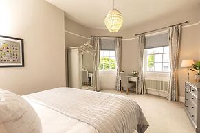 Luxury Apartments - Queen Circus