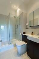 Luxury Apartments - Queen Circus