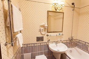 Alex Residence Hotel