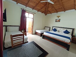Crystal LakeView Homestay