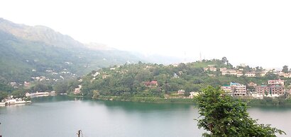 Crystal LakeView Homestay