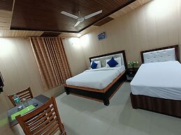 Crystal LakeView Homestay