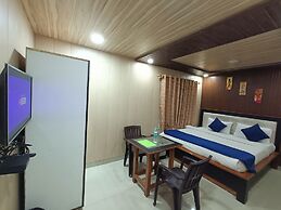 Crystal LakeView Homestay