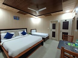 Crystal LakeView Homestay