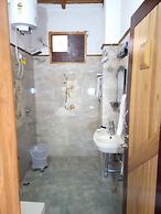 Crystal LakeView Homestay