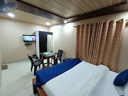 Crystal LakeView Homestay