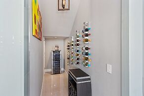 Villa Cosmopolitan by Vacationhit