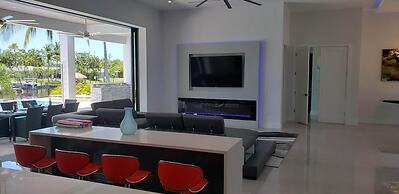 Villa Cosmopolitan by Vacationhit