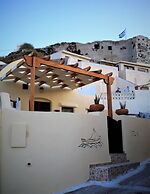 My Catsle Cave est 1899