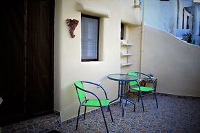 My Catsle Cave est 1899