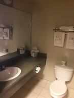 Foxwood Inn & Suites