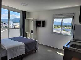 Dona Floripa Suites e Apartamentos