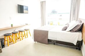 Dona Floripa Suites e Apartamentos