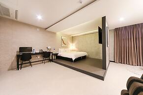 Le Idea Hotel