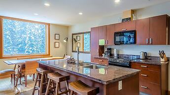 Kookaburra Lodge #303 By Bear Country