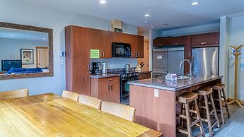 Kookaburra Lodge #303 By Bear Country