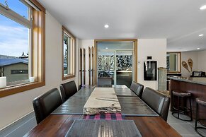 Kookaburra Lodge #302 By Bear Country