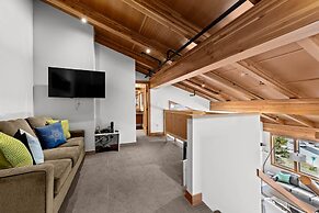 Kookaburra Lodge #401 By Bear Country