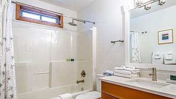 Trails Edge #25 By Bear Country