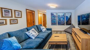 Trails Edge #25 By Bear Country