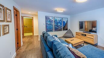 Trails Edge #25 By Bear Country