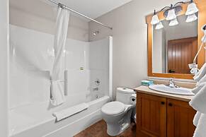 Trails Edge #17 By Bear Country