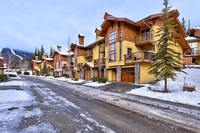 Trails Edge #17 By Bear Country