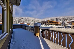 Kookaburra Lodge #203 By Bear Country