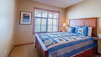 Trails Edge #03 By Bear Country