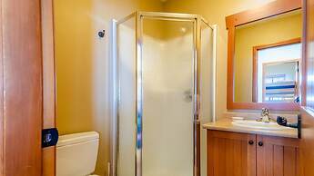 Trails Edge #03 By Bear Country