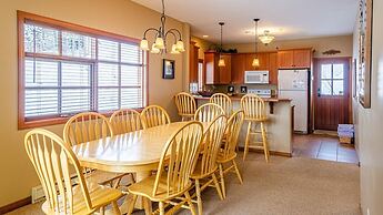 Trails Edge #03 By Bear Country