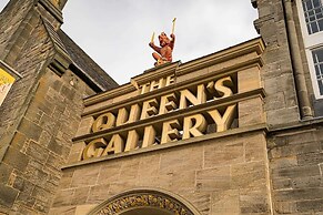 Stunning Royal Mile Old Town Apartment