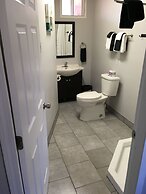 Maple Leaf Motel & RV Resort