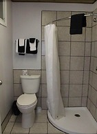 Maple Leaf Motel & RV Resort