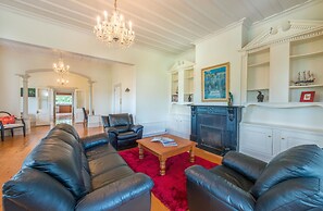 Magnificent Karaka Estate with Swimming Pool