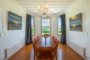 Magnificent Karaka Estate with Swimming Pool