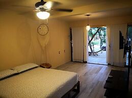 Iguana Rana Cabins Bacalar