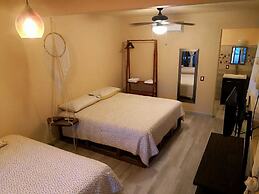 Iguana Rana Cabins Bacalar