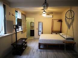 Iguana Rana Cabins Bacalar