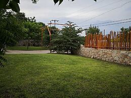 Iguana Rana Cabins Bacalar