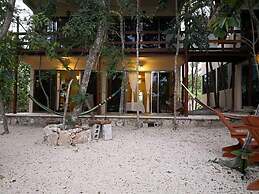 Iguana Rana Cabins Bacalar