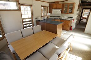 Hakuba Canadian Lodge