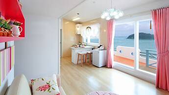 Namhae Blue & White Pension