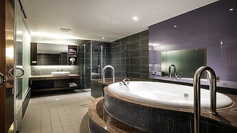 Surreal Motel - Lujhou Branch