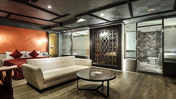 Surreal Motel - Lujhou Branch