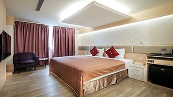 Surreal Motel - Lujhou Branch